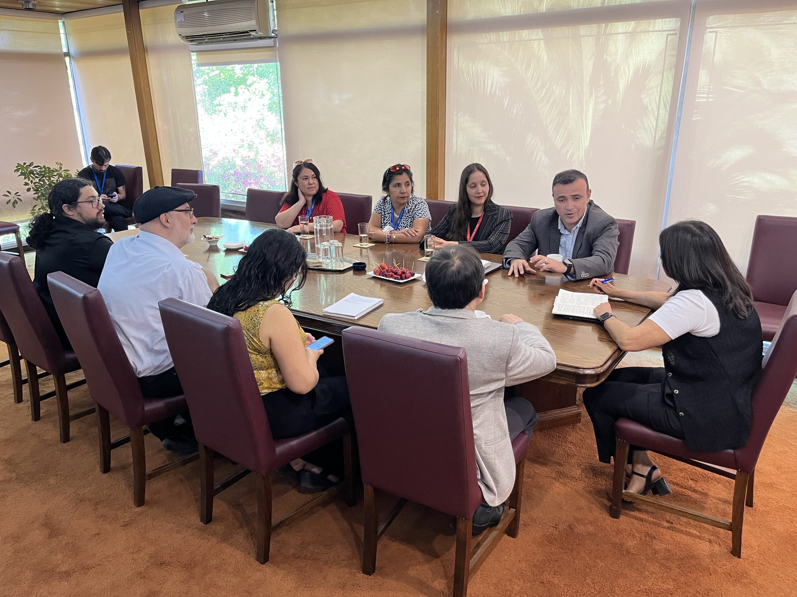 SLEP Del Pino y UMCE formalizan Convenio Marco para fortalecer la formación docente y el desarrollo educativo del territorio