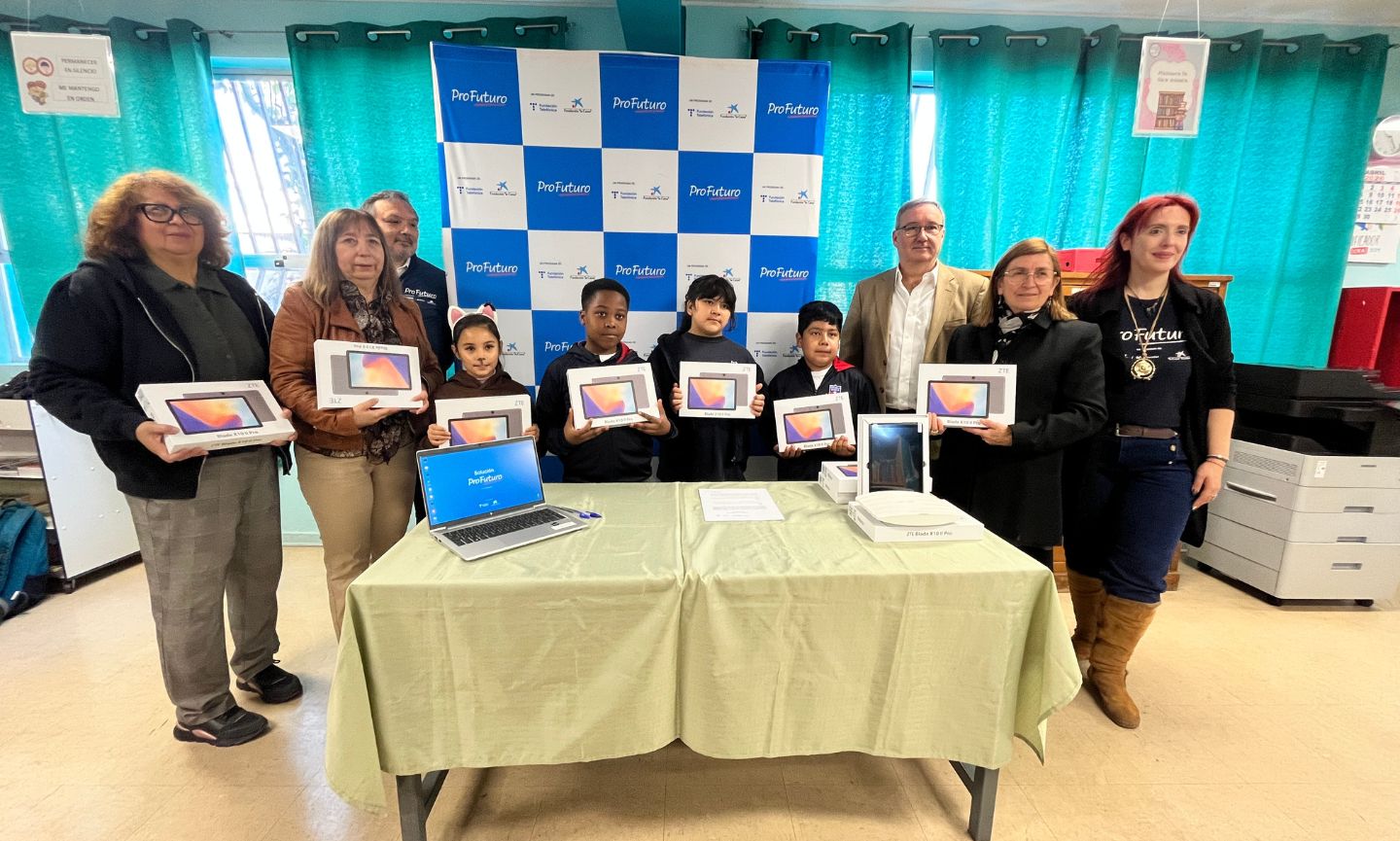 ProFuturo fortalece la innovación educativa en establecimientos del SLEP Del Pino.